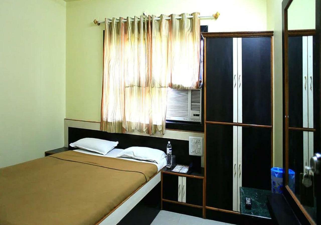 Hotel Sai Ganesh 舍地 外观 照片